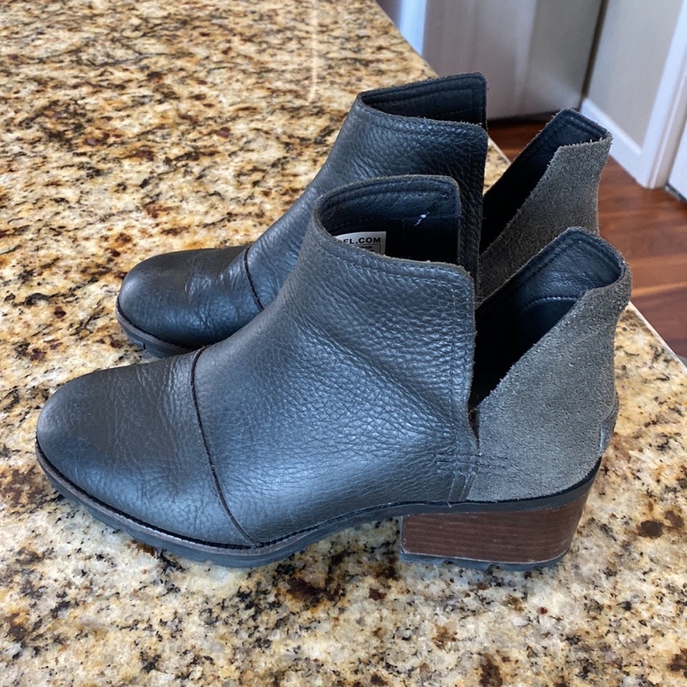 Sorel Cate Cutout Suede & Pebbled Leather Booties